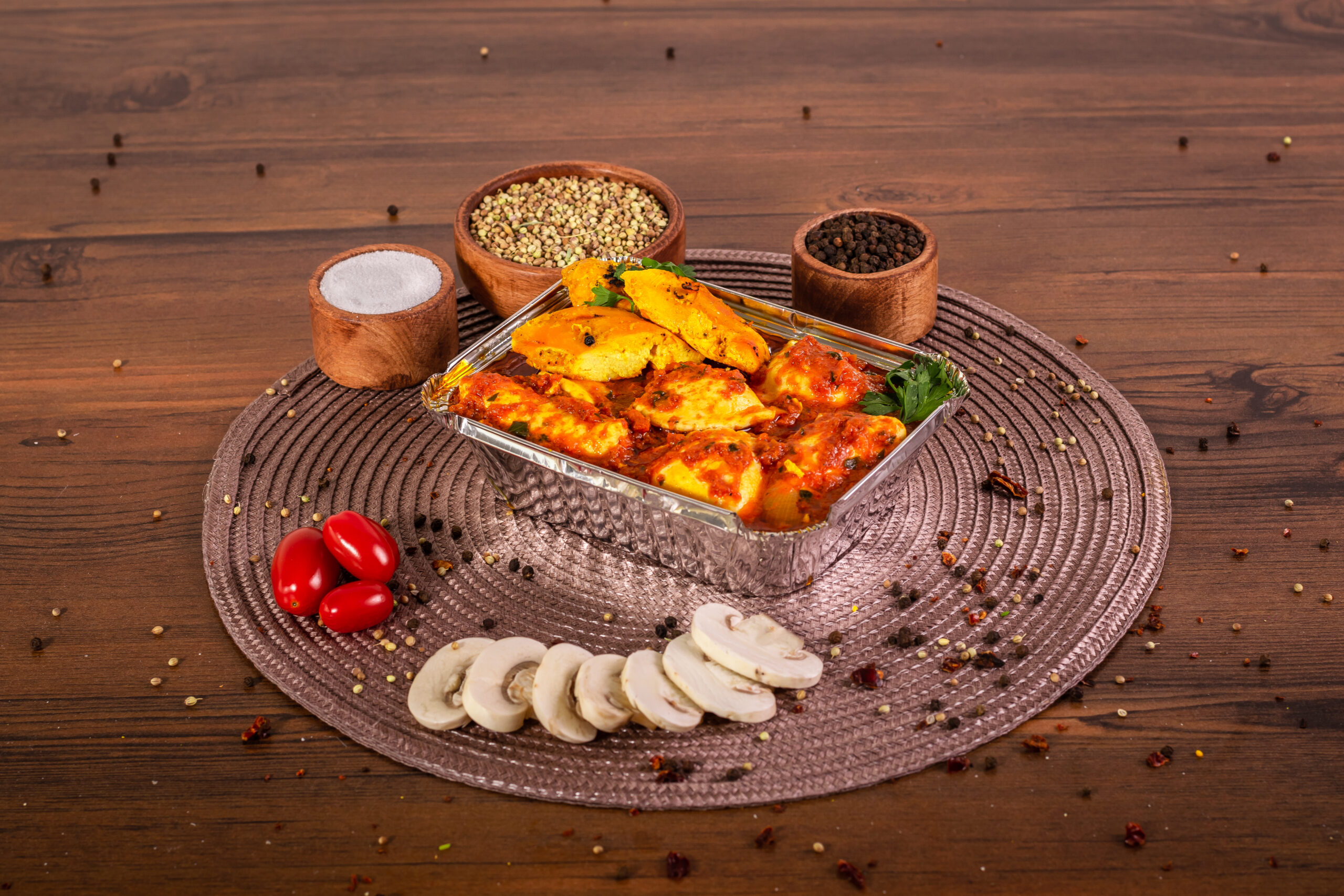 چیکن راویولی با سس دلوچی و قارچ