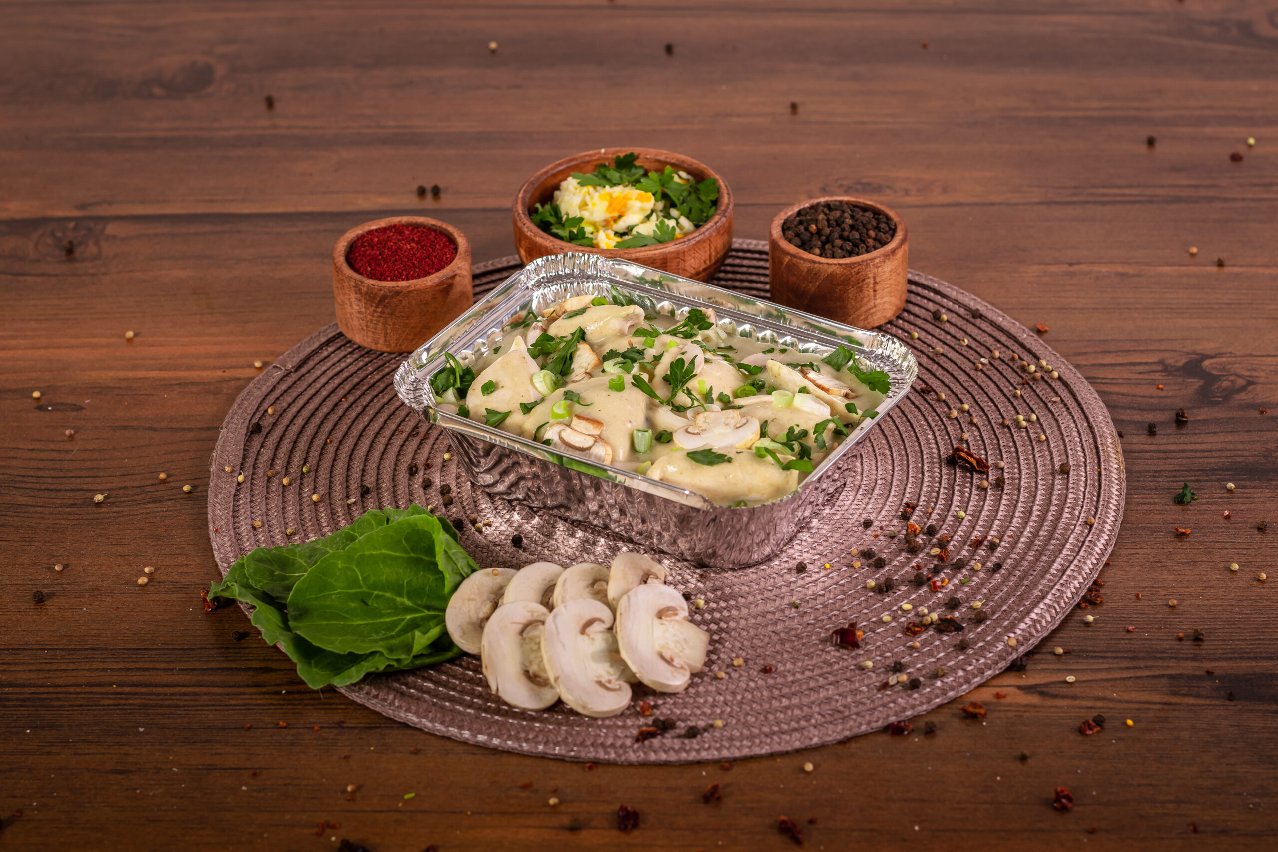 چیزی راویولی با سس خامه و قارچ